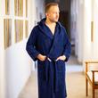 Pure navy fürdőköntös kényelmes zsebekkel Pure navy fürdőköntös kényelmes zsebekkel