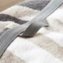 Kép 6/10 - Inverno szürke szaunatörölköző színazonos akasztófül