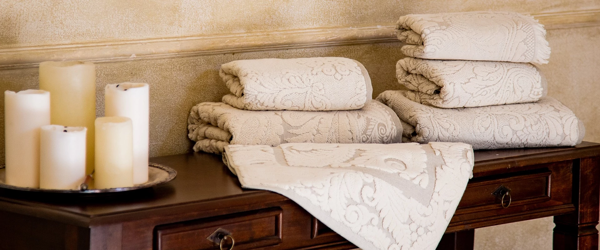 Prémium lenes törölközők kortalan mintákkal Prémium lenes törölközők kortalan mintákkal